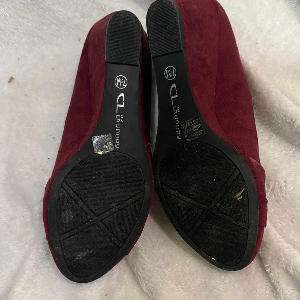 CL by Laundry Burgundy Knotted Suede Wedge Flats